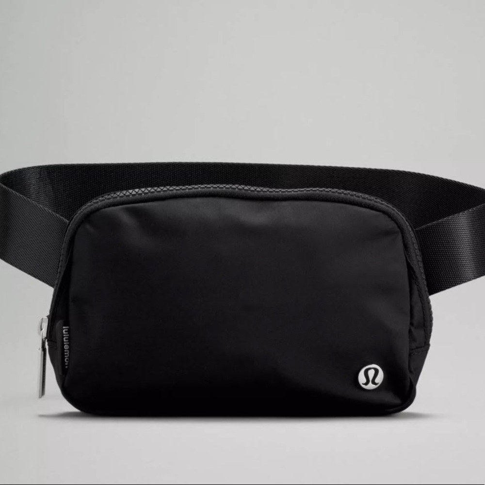 *NEW WITH TAGS - NEVER OPENED* Lululemon Everywhere Belt Bag- Black